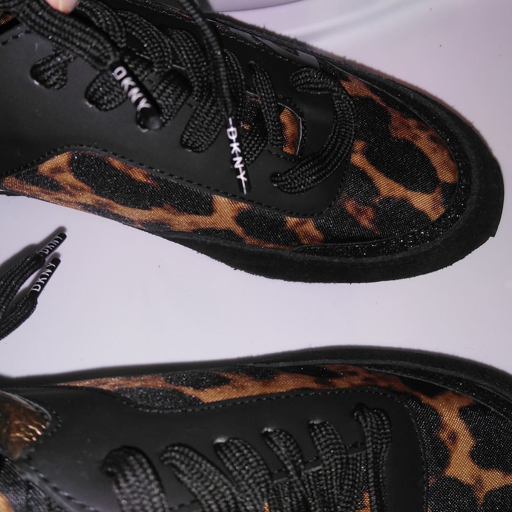 DKNY BLACK SHOES 7.5
